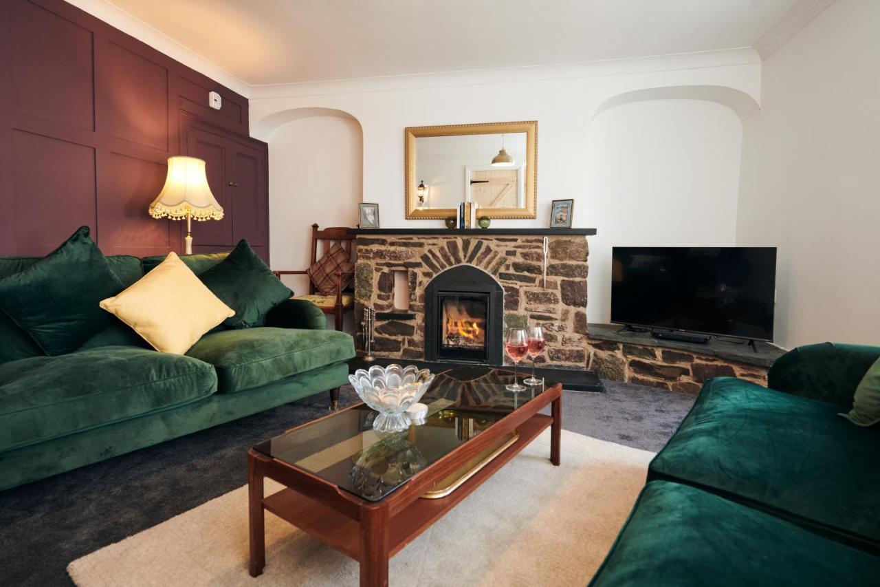 Min Yr Afon- Central Cosy Cottage, Walk To Restaurants And Castle Laugharne Exterior photo