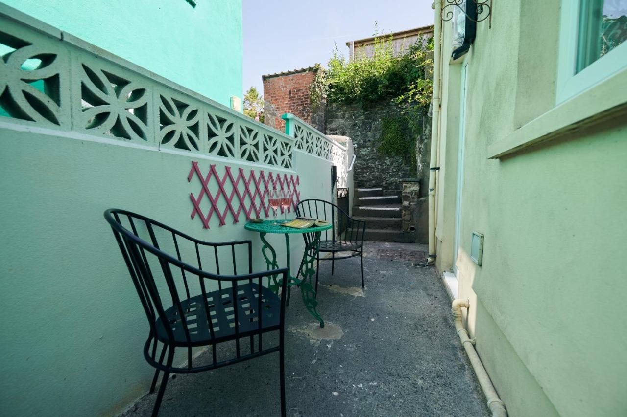 Min Yr Afon- Central Cosy Cottage, Walk To Restaurants And Castle Laugharne Exterior photo