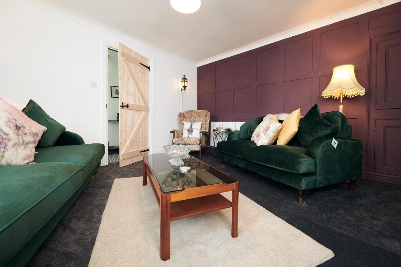 Min Yr Afon- Central Cosy Cottage, Walk To Restaurants And Castle Laugharne Exterior photo