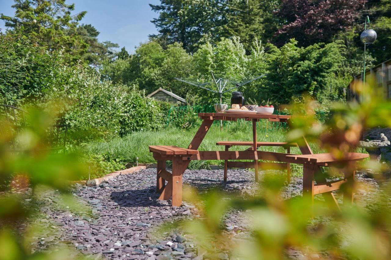 Min Yr Afon- Central Cosy Cottage, Walk To Restaurants And Castle Laugharne Exterior photo
